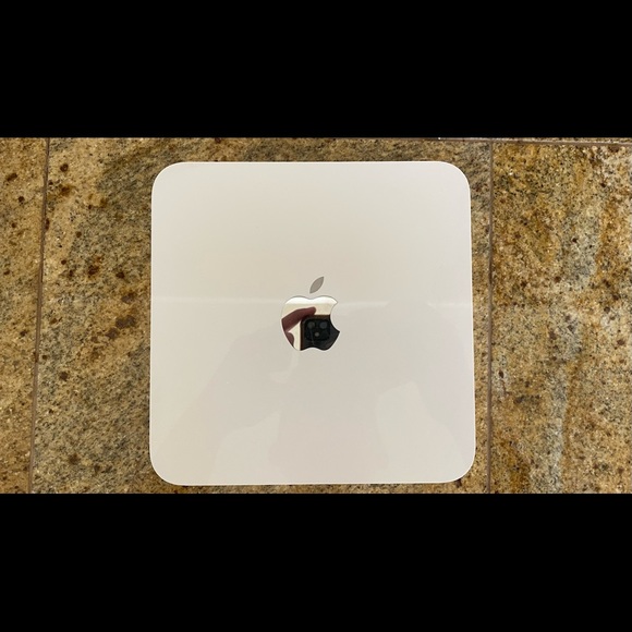 Apple A1408 Airport Extreme Base Station 5th
Gen WirelessRouter and - Picture 9 of 16
